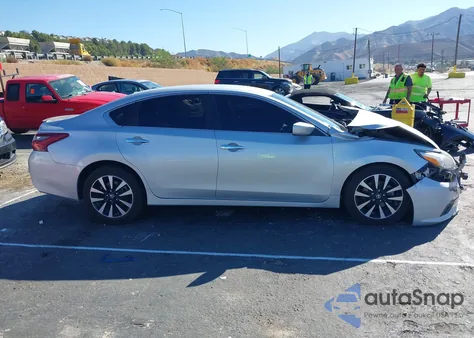 2018 Nissan Altima 2.5 Sv z USA, uszkodzony, nr VIN 1N4AL3AP7JC254366